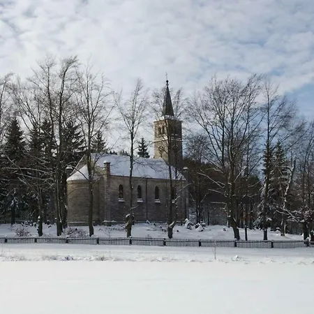 Dom Na Pstraznicy *