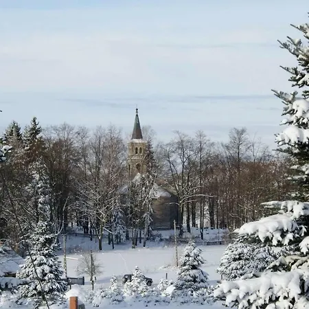 Dom Na Pstraznicy *