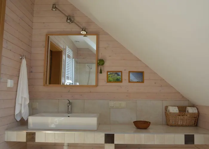 Dom Na Pstraznicy * 쿠도바-즈루이